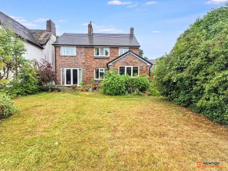 4 bedroom Detached house for sale in Blackwood, Coalville, LE67