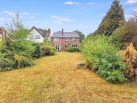 4 bedroom Detached house for sale in Blackwood, Coalville, LE67