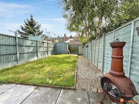 3 bedroom Terraced House for sale in Oxford Street, Coalville, LE67