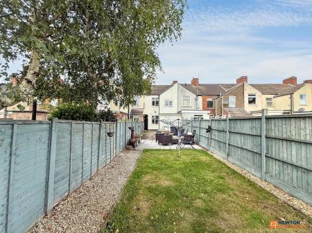 3 bedroom Terraced House for sale in Oxford Street, Coalville, LE67