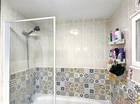 3 bedroom Terraced House for sale in Oxford Street, Coalville, LE67