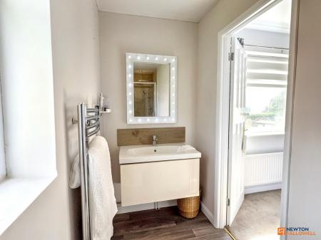 4 bedroom Detached house for sale in Forest Road, Coalville, LE67