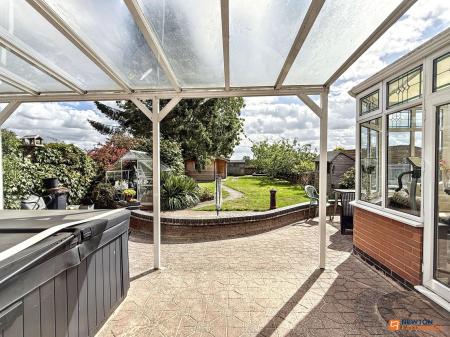4 bedroom Detached house for sale in Forest Road, Coalville, LE67