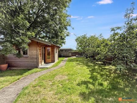 4 bedroom Detached house for sale in Forest Road, Coalville, LE67
