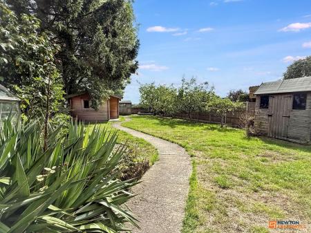 4 bedroom Detached house for sale in Forest Road, Coalville, LE67