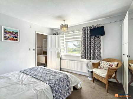 4 bedroom Detached house for sale in Forest Road, Coalville, LE67