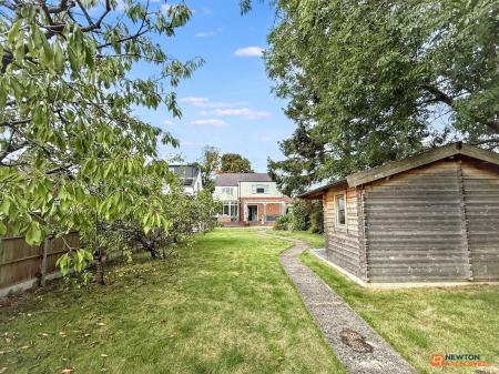 4 bedroom Detached house for sale in Forest Road, Coalville, LE67