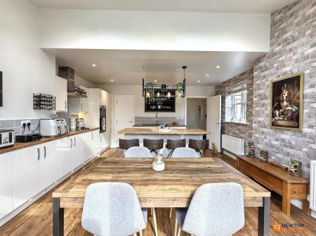 4 bedroom Detached house for sale in Frearson Road, Hugglescote, LE67