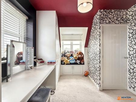 4 bedroom Detached house for sale in Frearson Road, Hugglescote, LE67