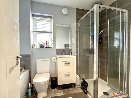 4 bedroom Detached house for sale in Frearson Road, Hugglescote, LE67