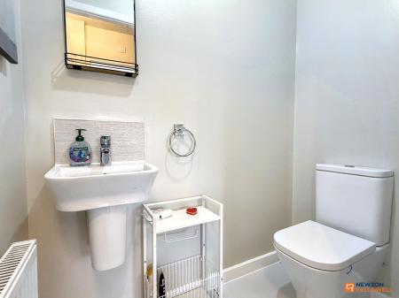 4 bedroom Detached house for sale in Frearson Road, Hugglescote, LE67