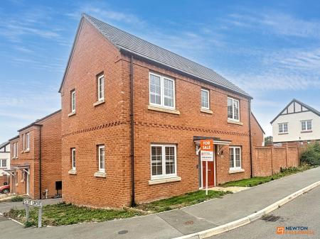 Citron Avenue, Coalville, LE67