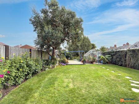 4 bedroom Detached house for sale in Melbourne Road, Ibstock, LE67