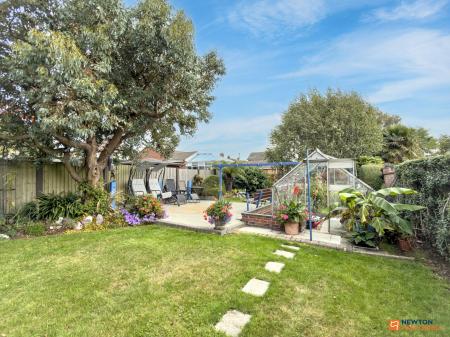 4 bedroom Detached house for sale in Melbourne Road, Ibstock, LE67