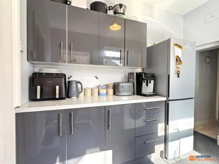 3 bedroom Semi-detached house for sale in Crescent Road, Hugglescote, LE67