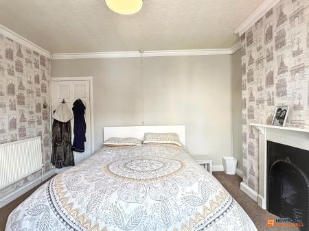 3 bedroom Semi-detached house for sale in Crescent Road, Hugglescote, LE67