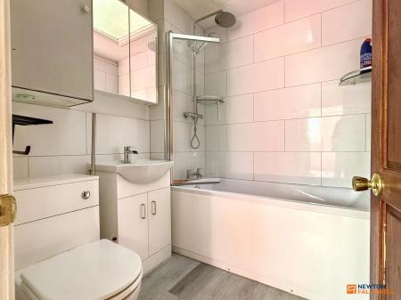 2 bedroom Flat for sale in High Street, Ibstock, LE67