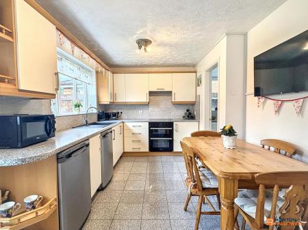 4 bedroom Detached house for sale in Rushby Road, Ellistown, LE67