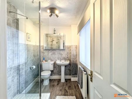 4 bedroom Detached house for sale in Rushby Road, Ellistown, LE67