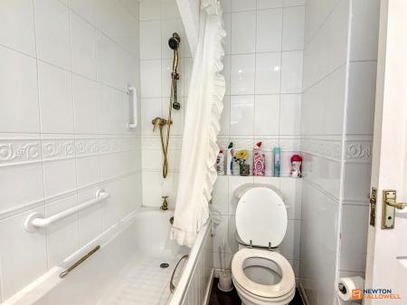 2 bedroom Semi-detached bungalow for sale in Whitcroft Close, Markfield, LE67