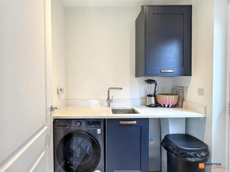 3 bedroom Detached house for sale in Lower Farm Road, Hugglescote, LE67