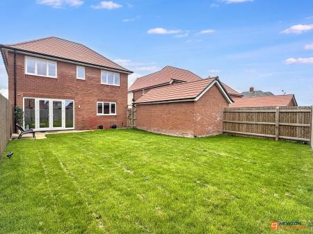 3 bedroom Detached house for sale in Lower Farm Road, Hugglescote, LE67