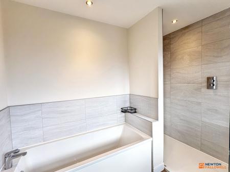 3 bedroom Detached house for sale in Lower Farm Road, Hugglescote, LE67
