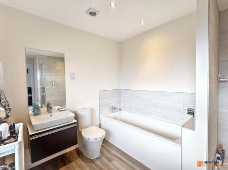 3 bedroom Detached house for sale in Lower Farm Road, Hugglescote, LE67