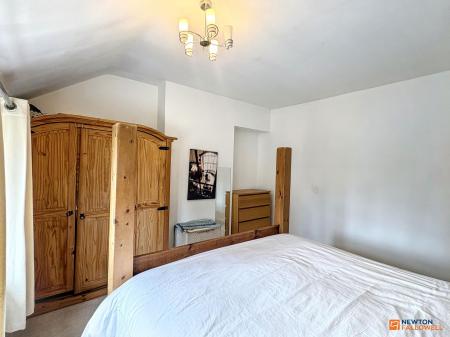 3 bedroom Semi-detached house for sale in Ashburton Road, Hugglescote, LE67