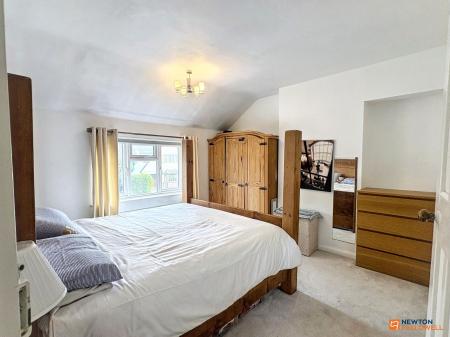 3 bedroom Semi-detached house for sale in Ashburton Road, Hugglescote, LE67