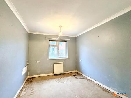 2 bedroom Semi-detached bungalow for sale in Peggs Grange, Hugglescote, LE67