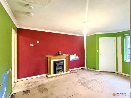 2 bedroom Semi-detached bungalow for sale in Peggs Grange, Hugglescote, LE67