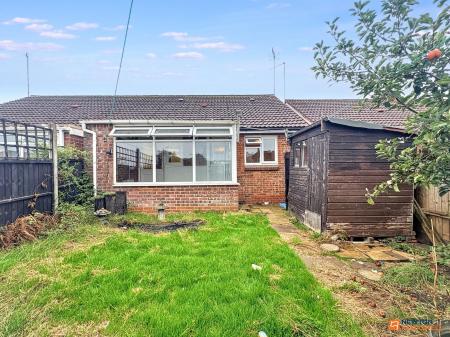 2 bedroom Semi-detached bungalow for sale in Peggs Grange, Hugglescote, LE67