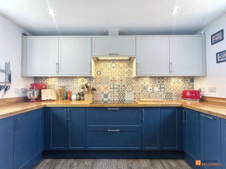 4 bedroom Detached house for sale in Blackham Road, Hugglescote, LE67