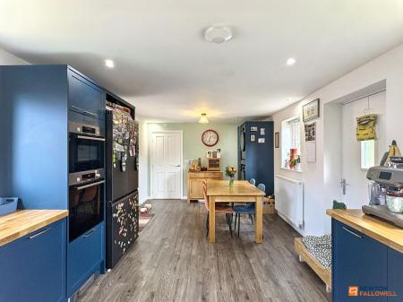 4 bedroom Detached house for sale in Blackham Road, Hugglescote, LE67