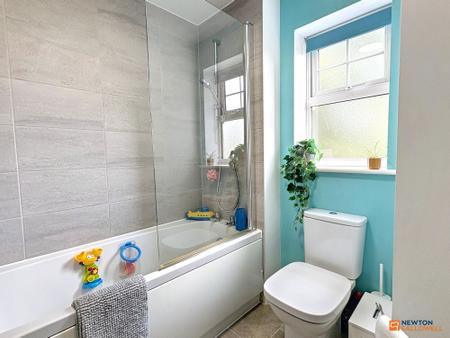 4 bedroom Detached house for sale in Blackham Road, Hugglescote, LE67