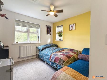 4 bedroom Detached house for sale in Blackham Road, Hugglescote, LE67