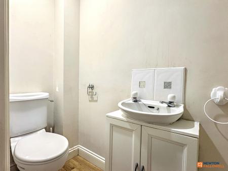 4 bedroom Detached house for sale in Valley Way, Whitwick, LE67