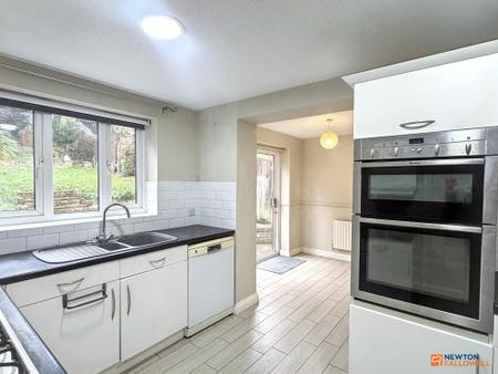 4 bedroom Detached house for sale in Valley Way, Whitwick, LE67