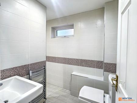 4 bedroom Detached house for sale in Valley Way, Whitwick, LE67
