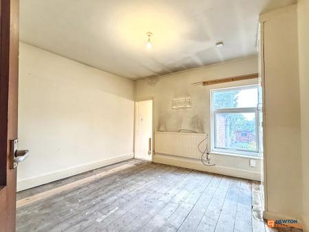 3 bedroom Terraced House for sale in Ashby Road, Coalville, LE67