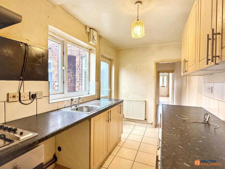 3 bedroom Terraced House for sale in Ashby Road, Coalville, LE67