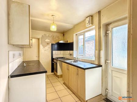 3 bedroom Terraced House for sale in Ashby Road, Coalville, LE67