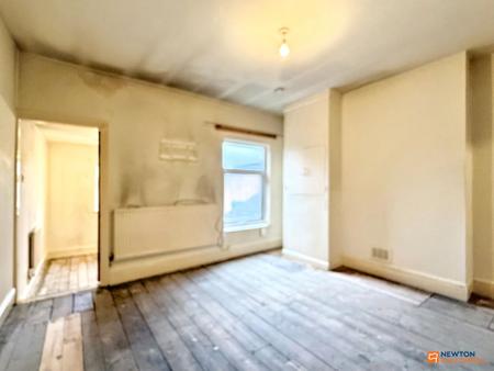 3 bedroom Terraced House for sale in Ashby Road, Coalville, LE67
