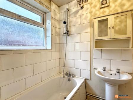 3 bedroom Terraced House for sale in Ashby Road, Coalville, LE67