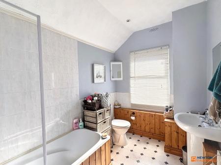 2 bedroom Terraced House for sale in Vaughan Street, Coalville, LE67