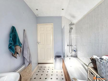 2 bedroom Terraced House for sale in Vaughan Street, Coalville, LE67