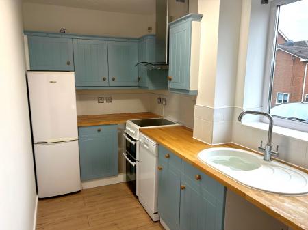 2 bedroom Terraced House to let in Orchard Way, Measham, DE12