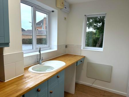 2 bedroom Terraced House to let in Orchard Way, Measham, DE12