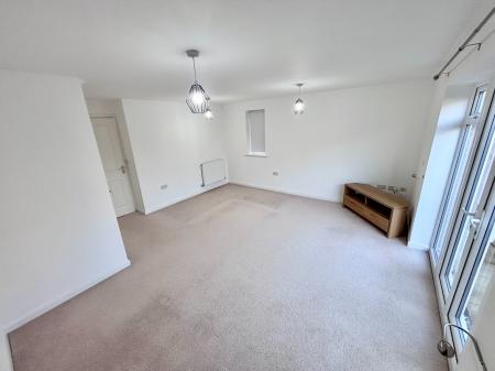 3 bedroom Town house to let in Suffolk Way, Church Gresley, DE11